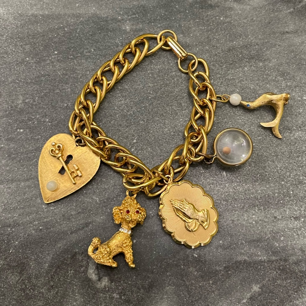 Vintage Gold Charm Bracelet - Picture 2 of 10